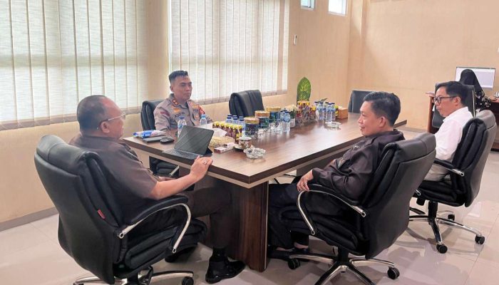 Kapolres, Kajari, dan Ketua PN Soppeng Bahas Strategi Penanganan Tipiring Perda