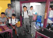 Polres Soppeng Edukasi Pelajar yang Berkeliaran pada jam sekolah, Suheri Sulle : Program Ini Patut Di Dukung.