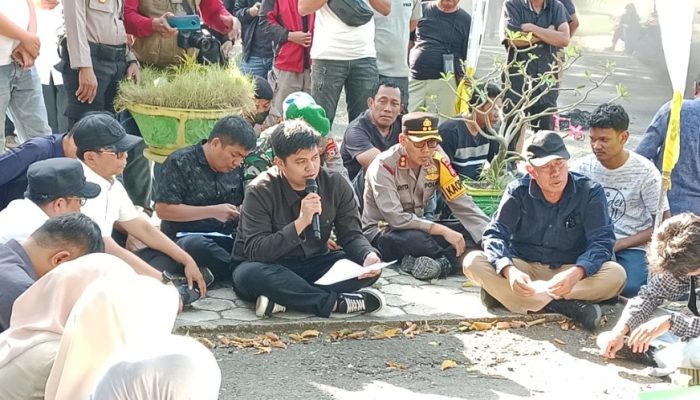 Aliansi Soppeng Menggugat: Duduk Bersama di Jalanan, Forkopimda Sepakat Tanda Tangani Aspirasi